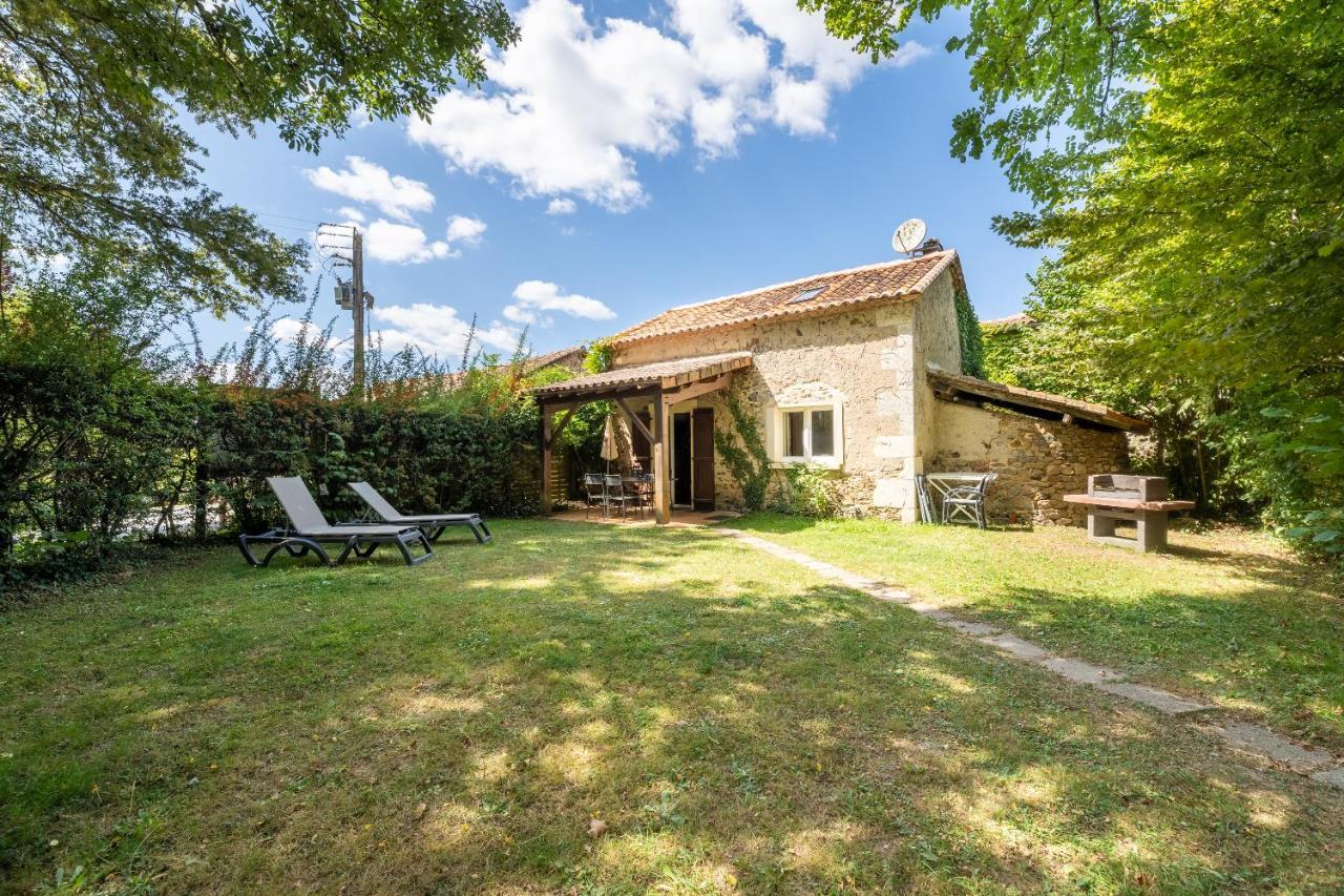 Hotel Camping Les Gorges Du Chambon Eymouthiers  Exterior foto